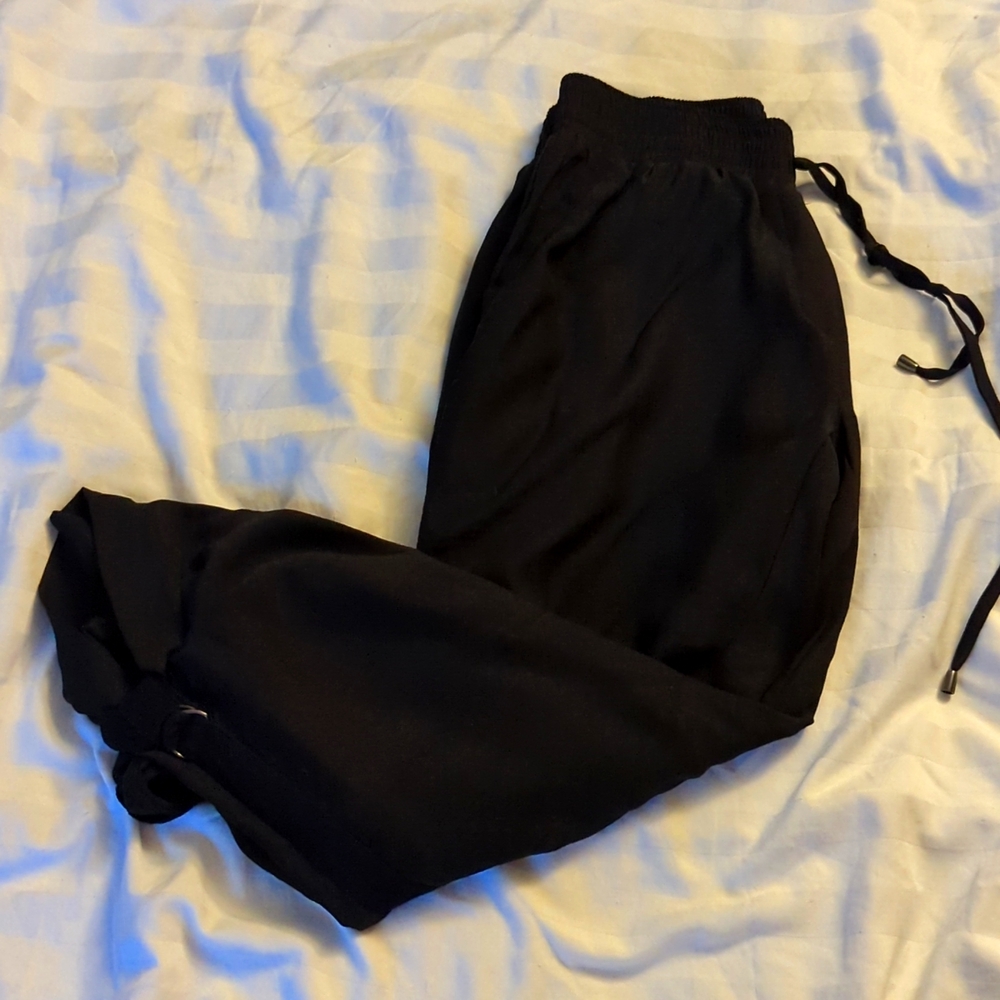 Picadilly cropped pant size US 6 BLACK